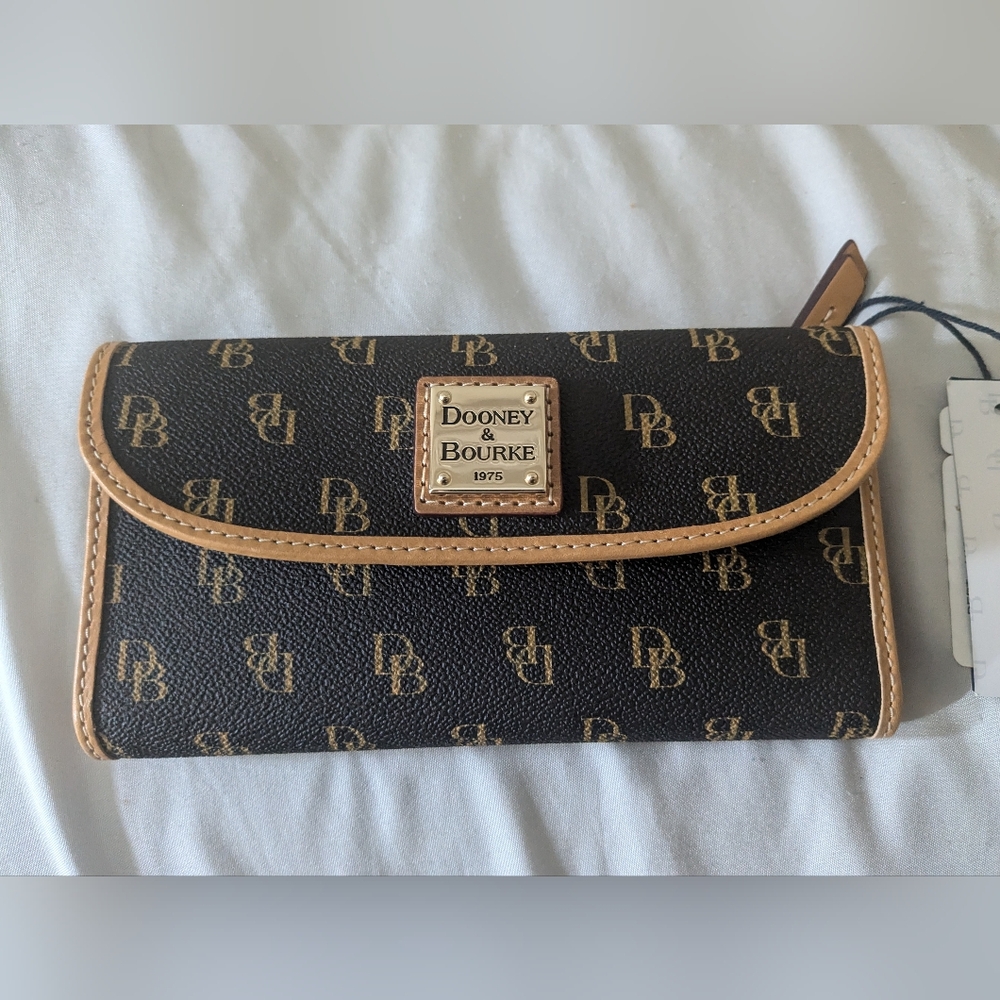 Dooney&Bourke wallet
